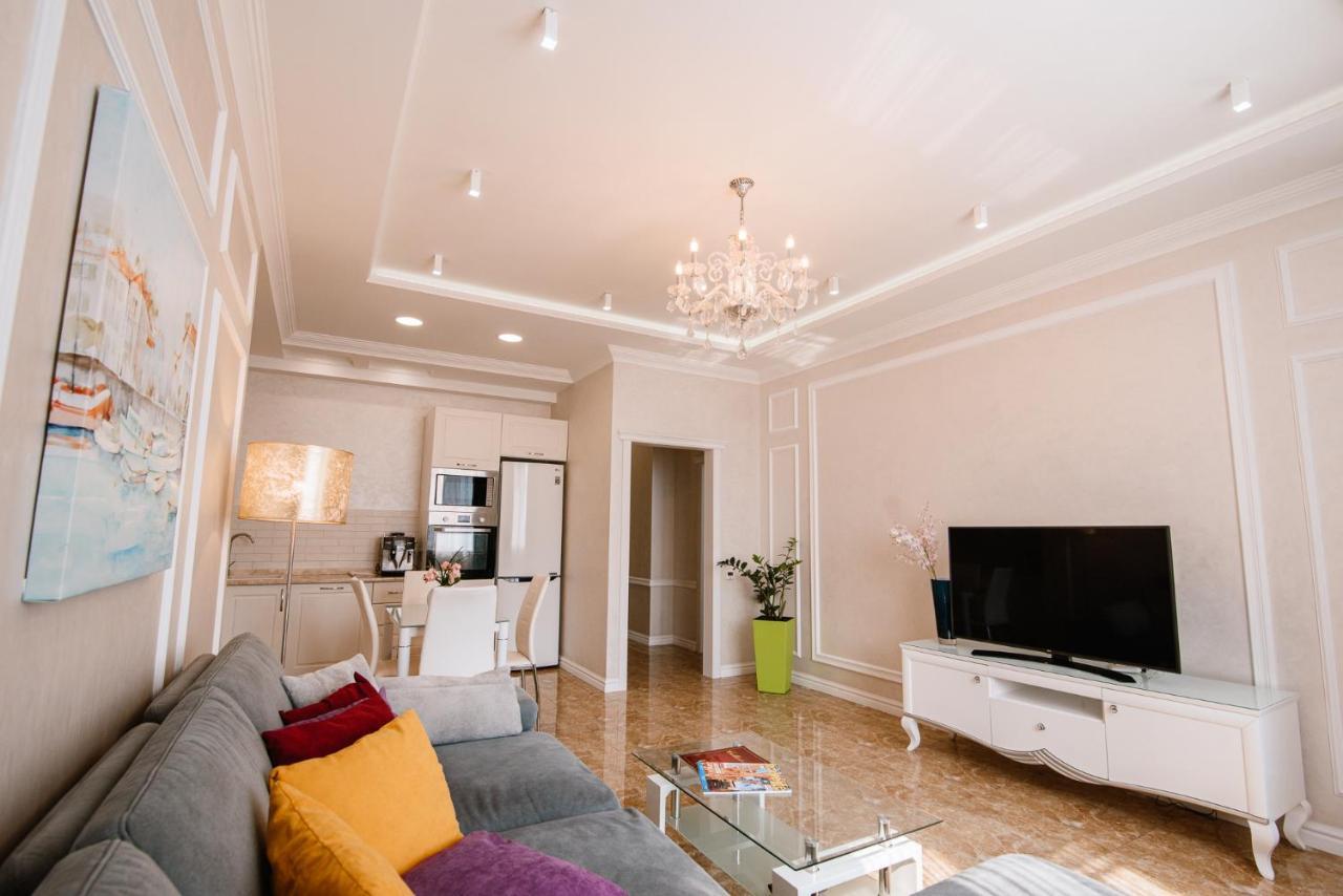 Apartament Luxury For Business & Pleasure Royal 1 Kijów Zewnętrze zdjęcie