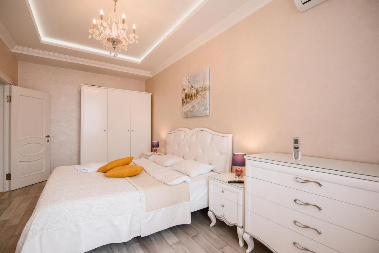Apartament Luxury For Business & Pleasure Royal 1 Kijów Zewnętrze zdjęcie